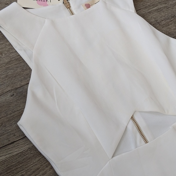 NWT White bodycon cut-out dress - Picture 4 of 8
